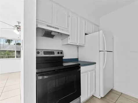 335 47th Avenue N St Petersburg FL 33703