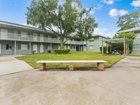 335 47th Avenue N St Petersburg FL 33703