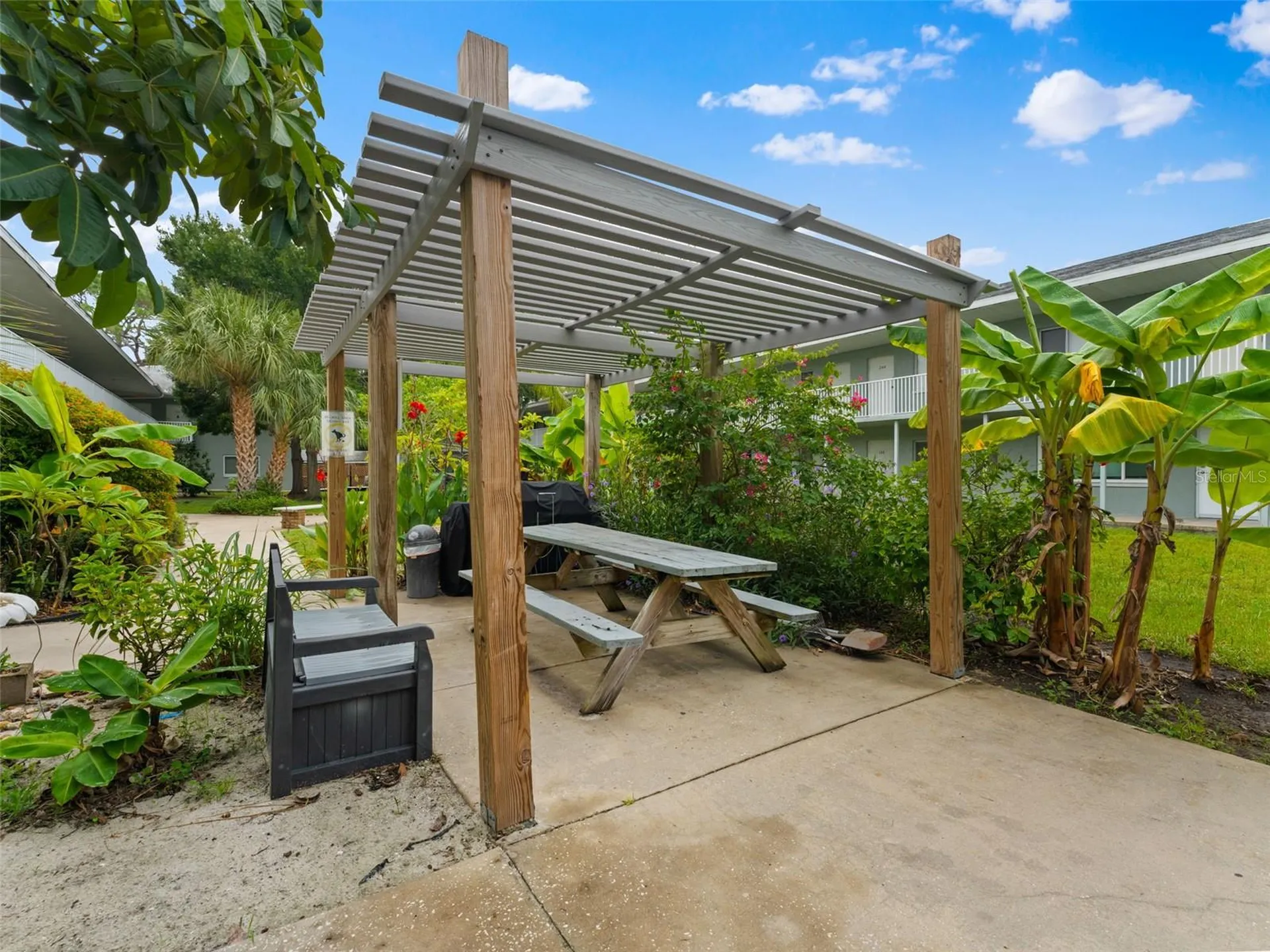 335 47th Avenue N St Petersburg FL 33703