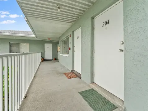 335 47th Avenue N St Petersburg FL 33703