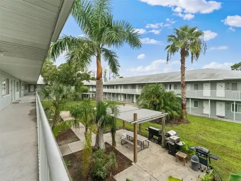 335 47th Avenue N St Petersburg FL 33703