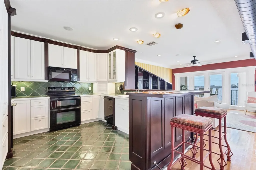 1602 Point Pleasant Avenue W Bradenton FL 34205
