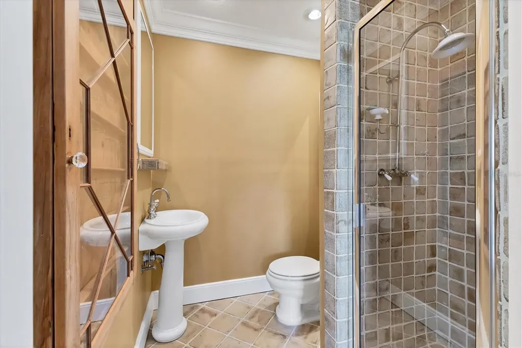 1602 Point Pleasant Avenue W Bradenton FL 34205
