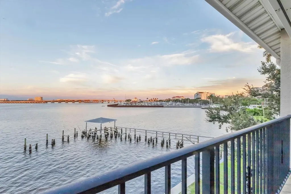 1602 Point Pleasant Avenue W Bradenton FL 34205