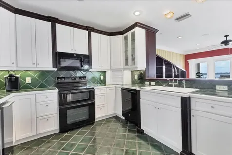 1602 Point Pleasant Avenue W Bradenton FL 34205