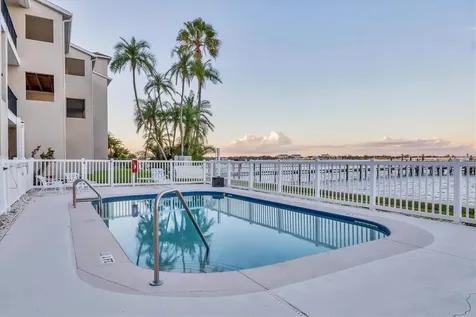 1602 Point Pleasant Avenue W Bradenton FL 34205