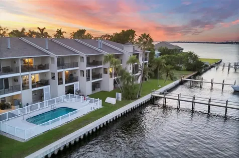 1602 Point Pleasant Avenue W Bradenton FL 34205