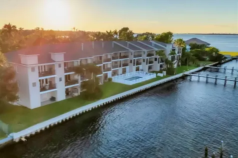 1602 Point Pleasant Avenue W Bradenton FL 34205