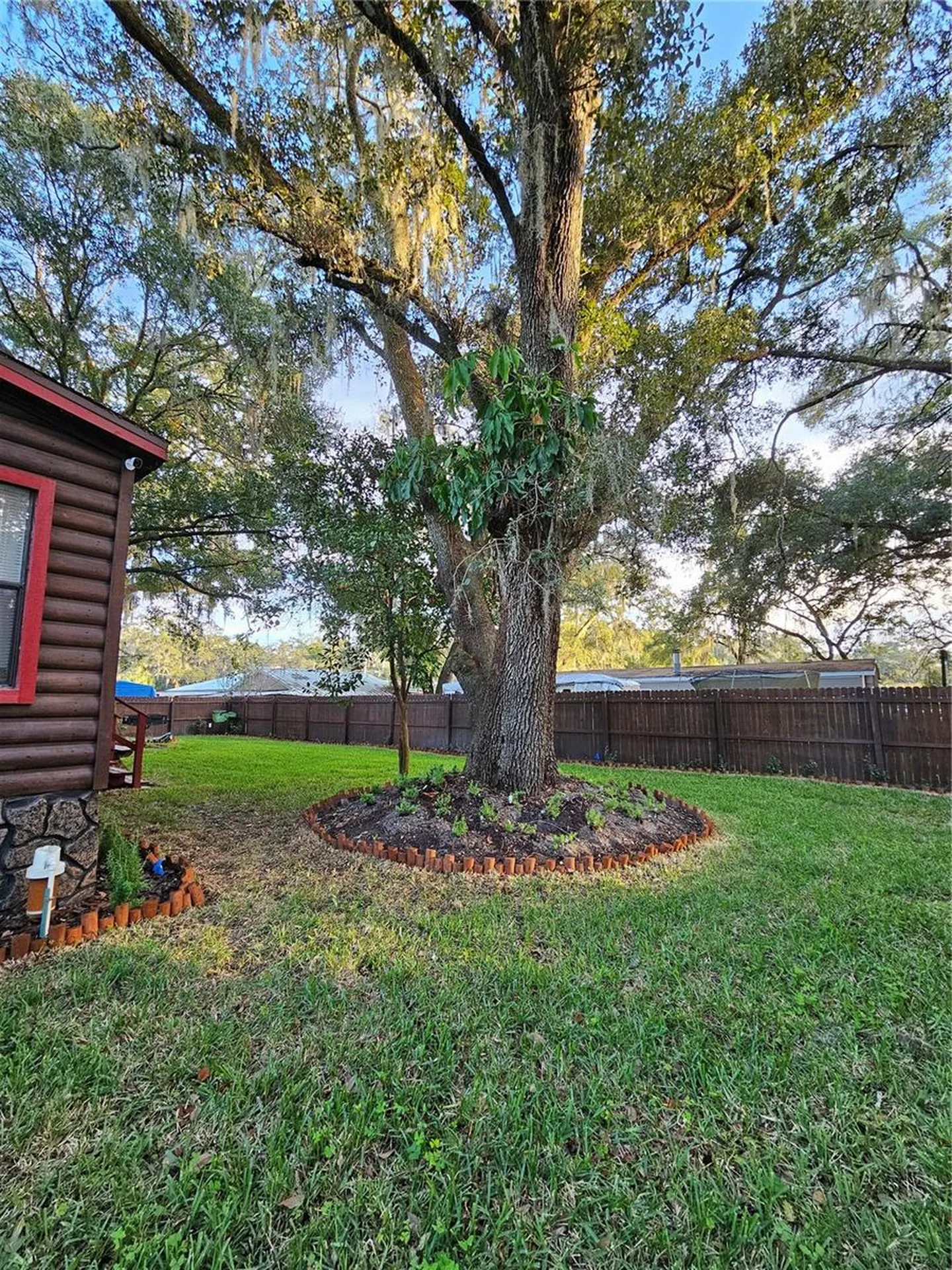 10605 2nd Street Thonotosassa FL 33592