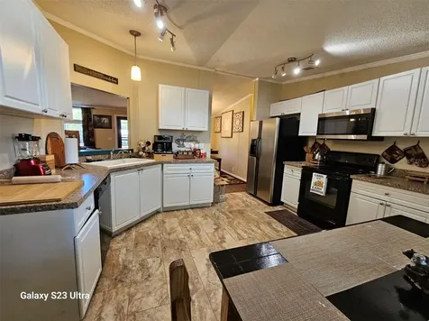 10605 2nd Street Thonotosassa FL 33592