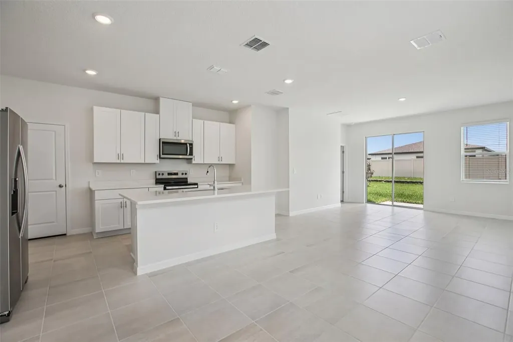 1820 Brekey Way Zephyrhills FL 33541