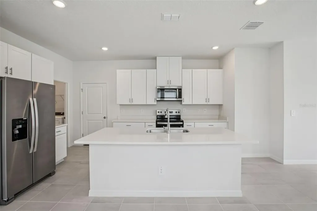 1820 Brekey Way Zephyrhills FL 33541