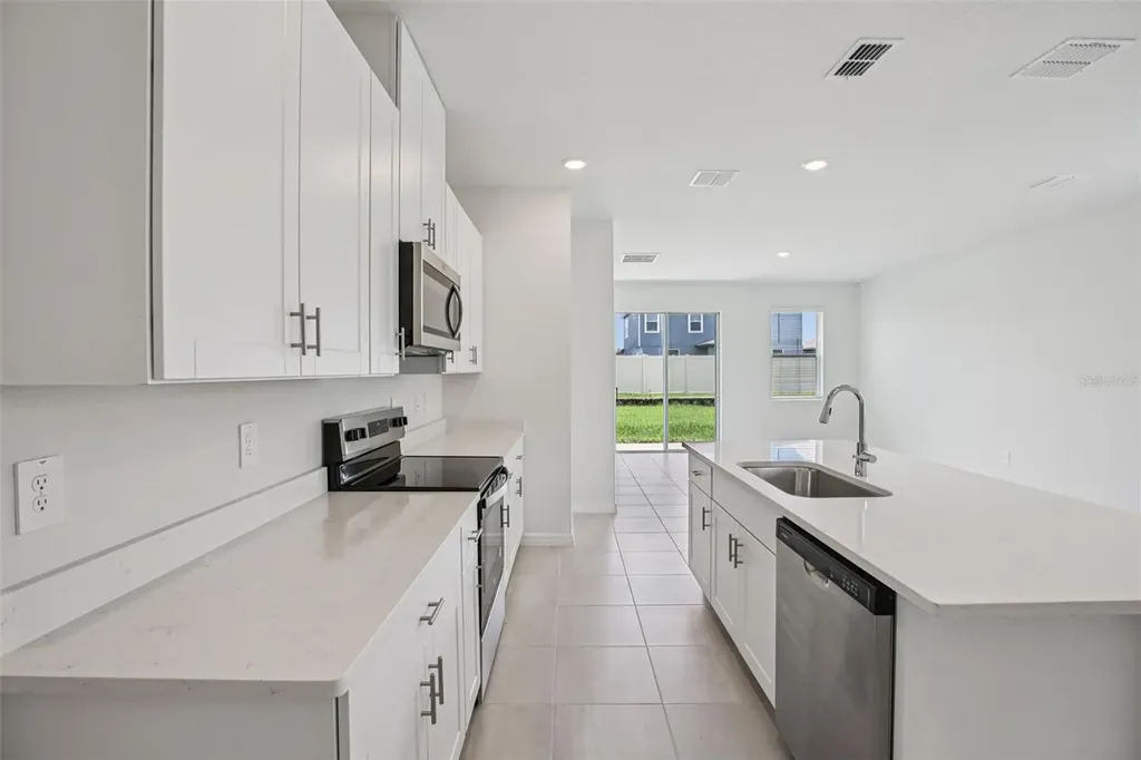 1820 Brekey Way Zephyrhills FL 33541