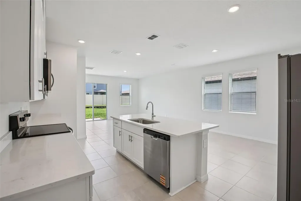 1820 Brekey Way Zephyrhills FL 33541