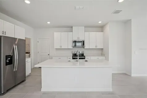 1820 Brekey Way Zephyrhills FL 33541