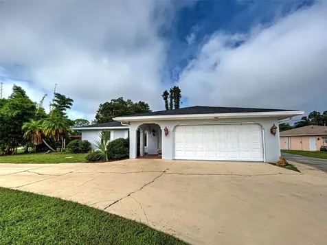 1181 Seacrest Drive NW Port Charlotte FL 33948
