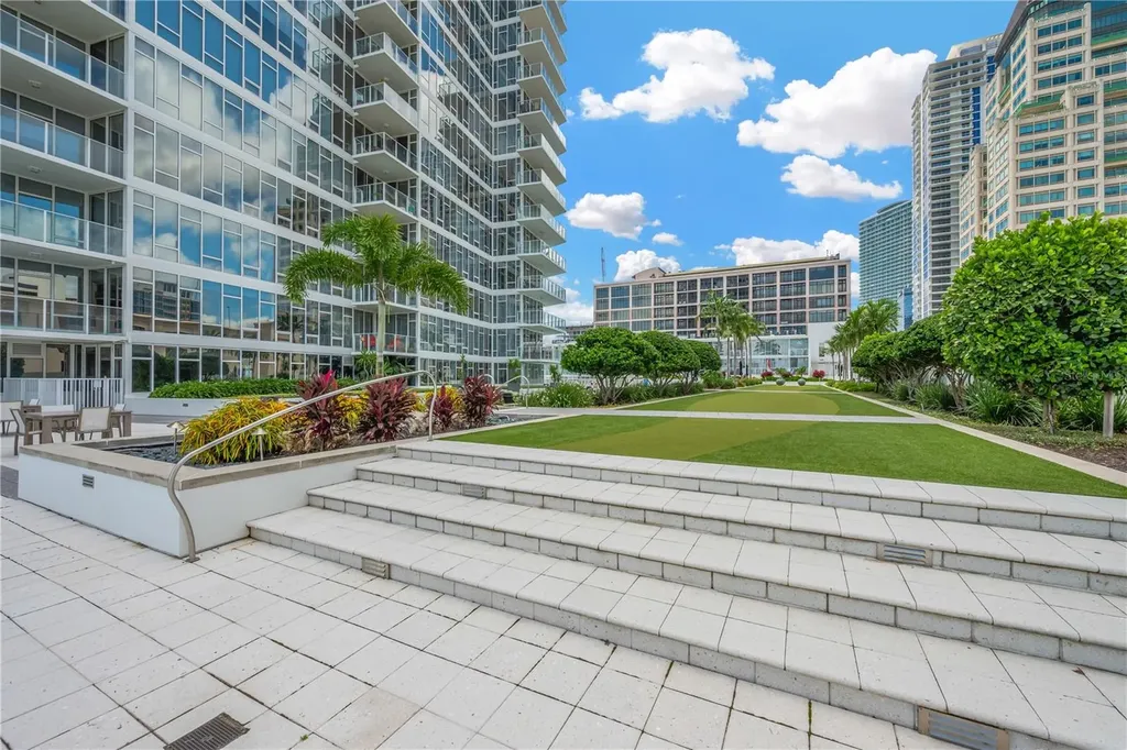 145 2nd Avenue S St Petersburg FL 33701
