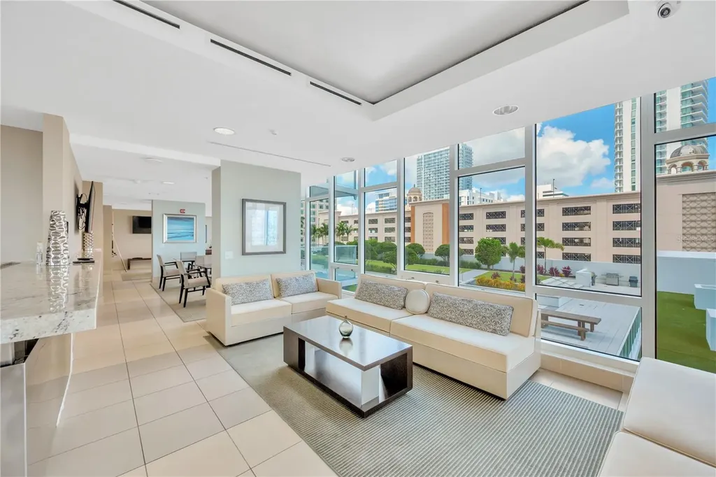 145 2nd Avenue S St Petersburg FL 33701