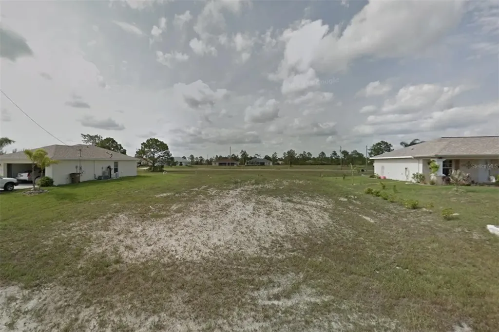 2215 NE 34th Lane Cape Coral FL 33909