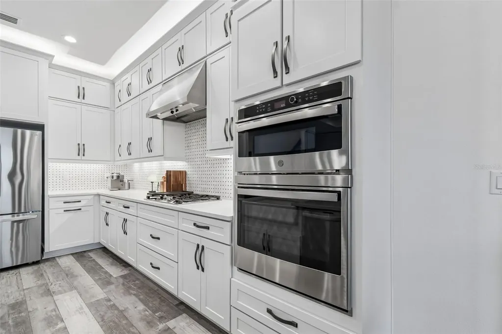 3084 Acacia Bay Avenue Wesley Chapel FL 33543