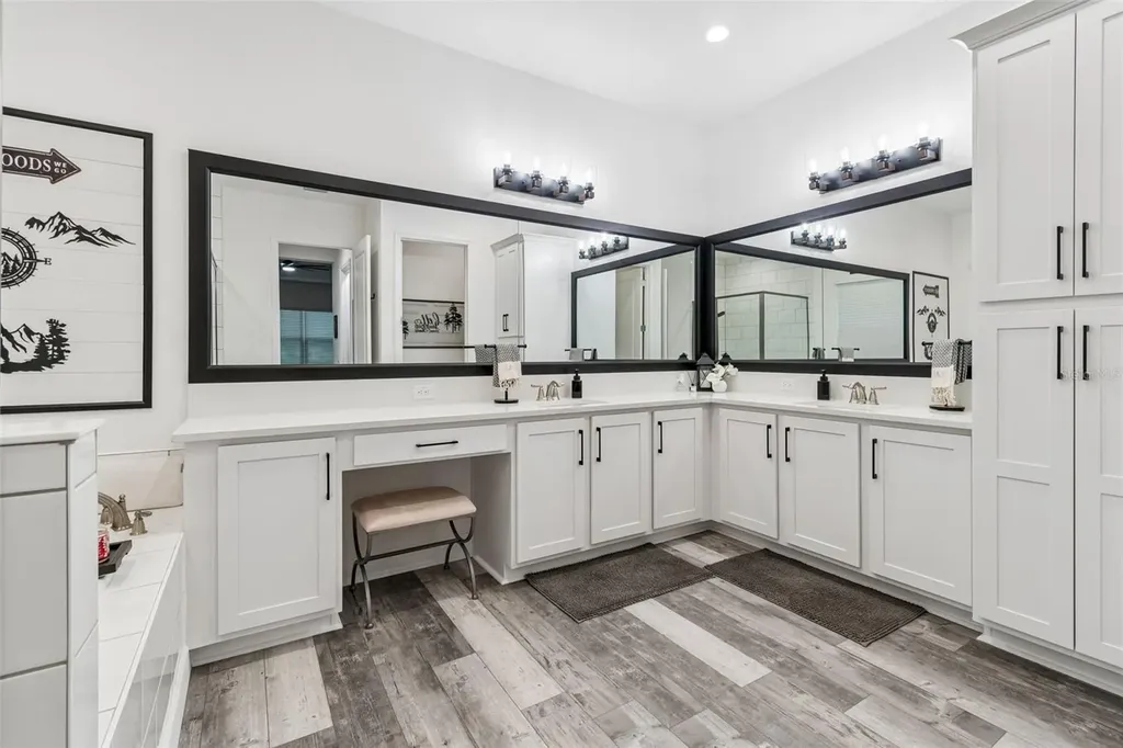 3084 Acacia Bay Avenue Wesley Chapel FL 33543