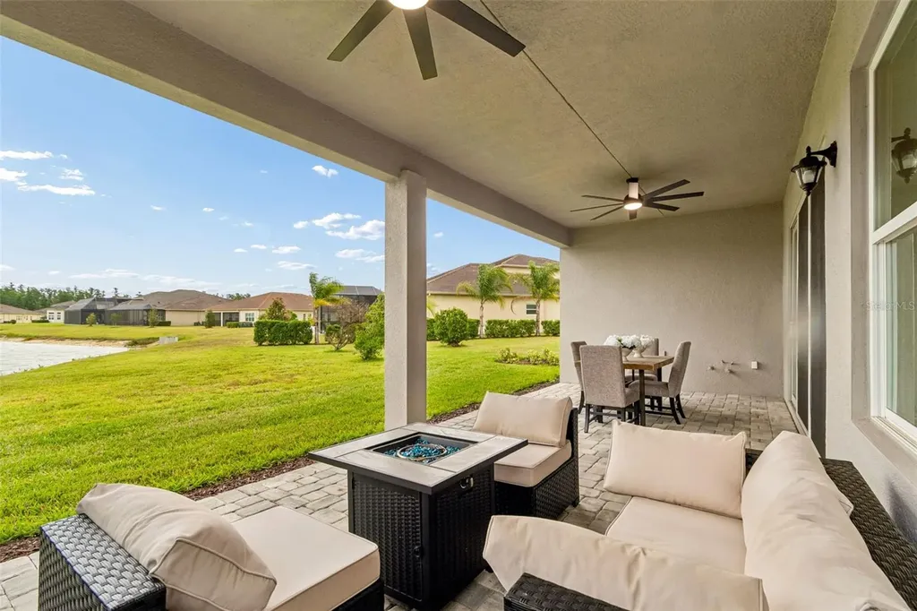 3084 Acacia Bay Avenue Wesley Chapel FL 33543