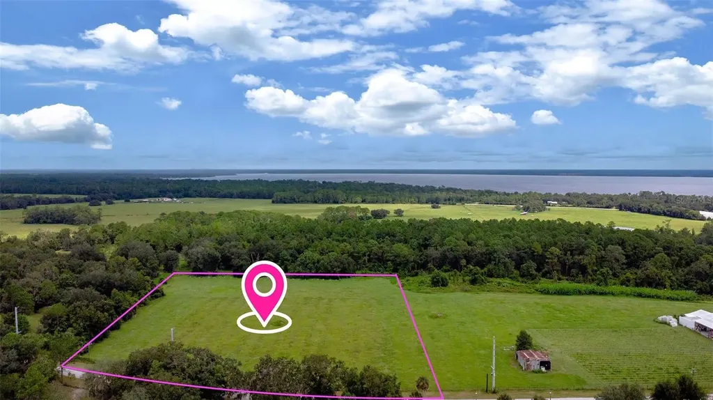 460 Old Highway 17 Crescent City FL 32112