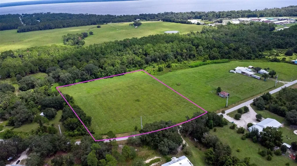 460 Old Highway 17 Crescent City FL 32112