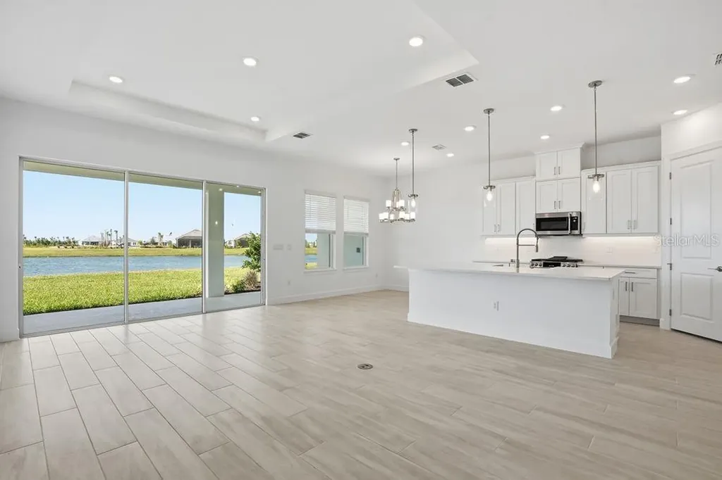 13713 Iona Avenue Palmetto FL 34221