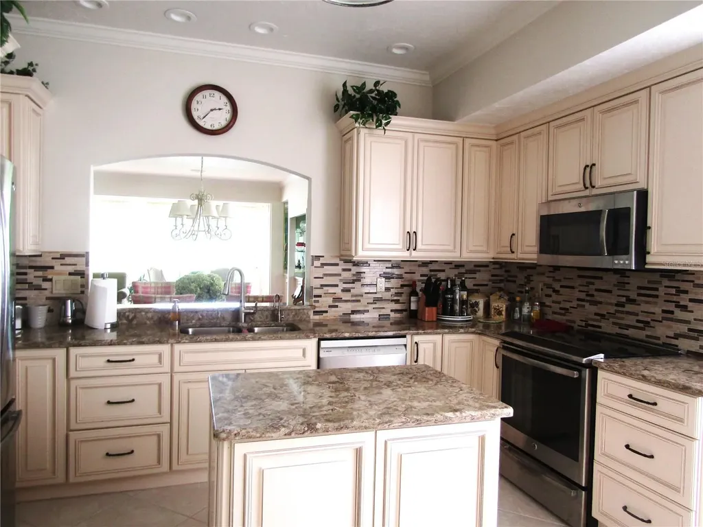 3881 Chatsworth Greene Court Sarasota FL 34235