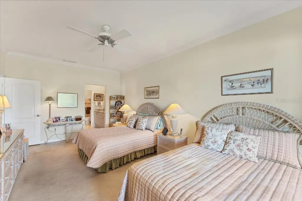 3881 Chatsworth Greene Court Sarasota FL 34235