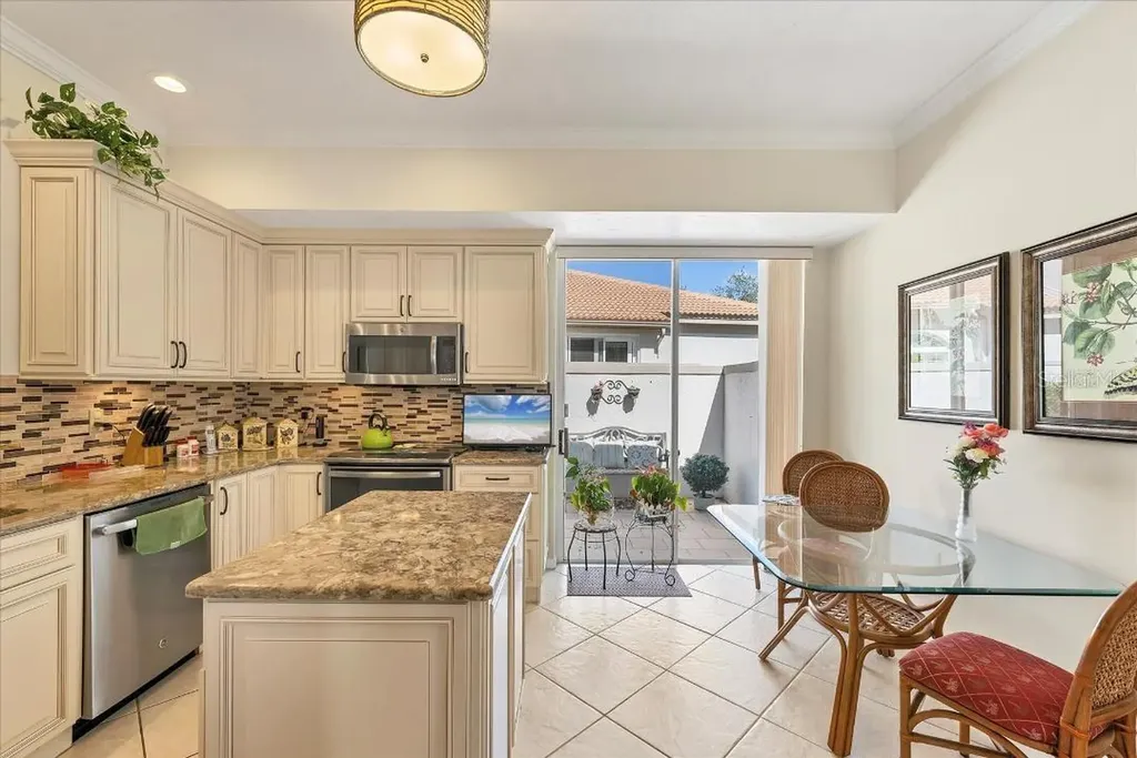 3881 Chatsworth Greene Court Sarasota FL 34235