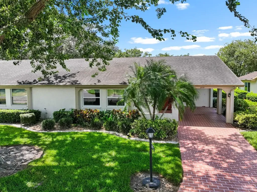 2109 Harleston Place Sun City Center FL 33573