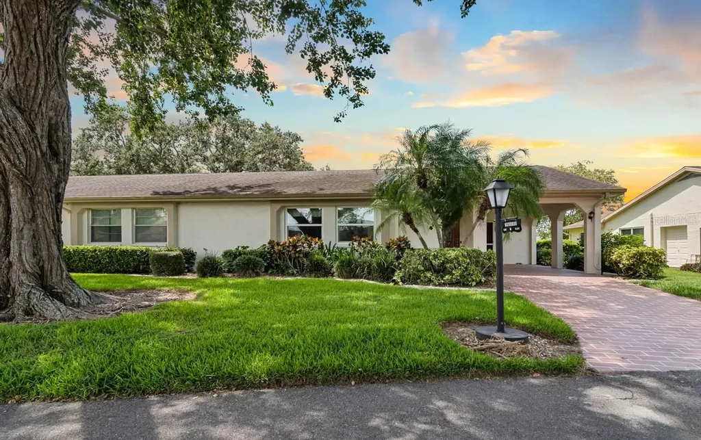2109 Harleston Place Sun City Center FL 33573