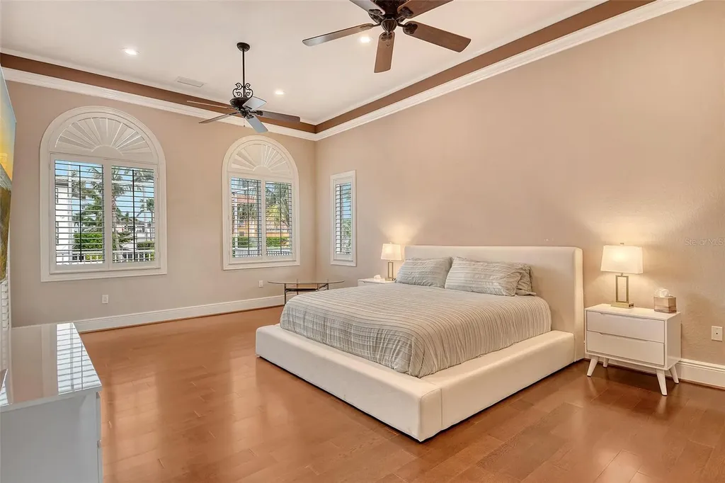591 Putting Green Lane Longboat Key FL 34228