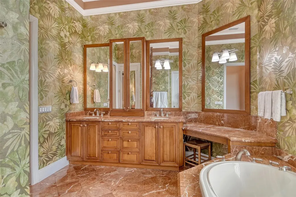 591 Putting Green Lane Longboat Key FL 34228