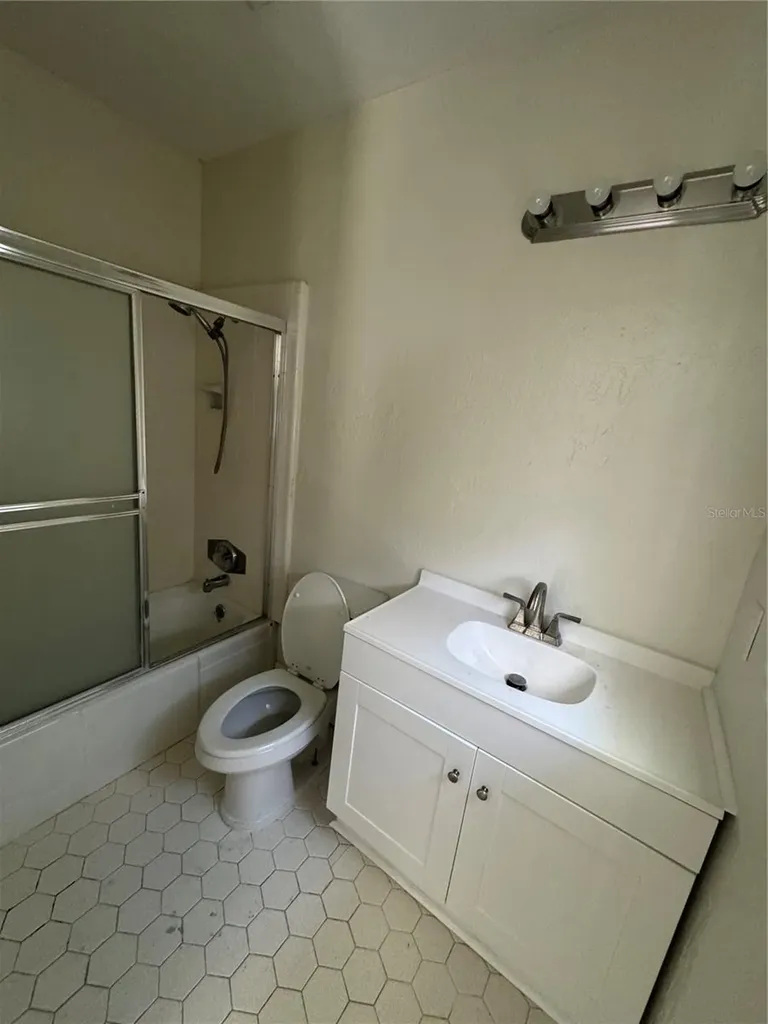 180 Devon Drive Clearwater Beach FL 33767