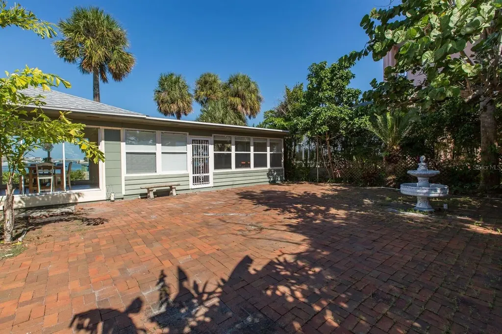 180 Devon Drive Clearwater Beach FL 33767