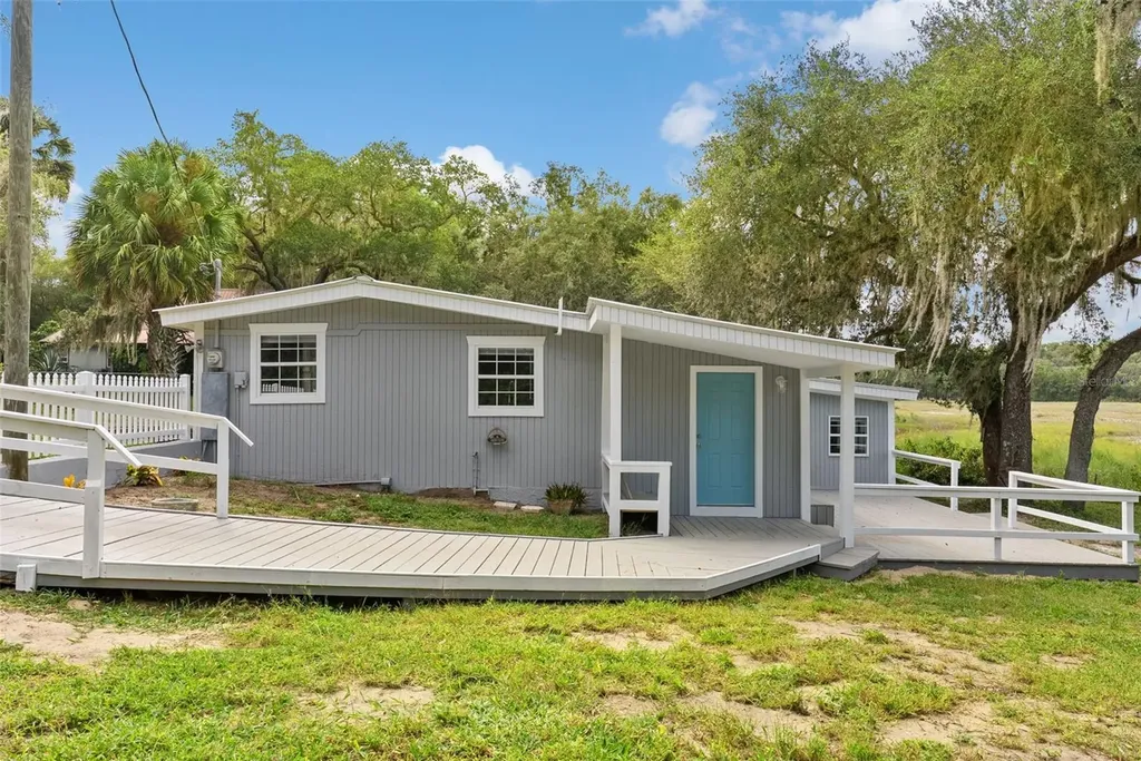 15375 SE 64th Place Ocklawaha FL 32179