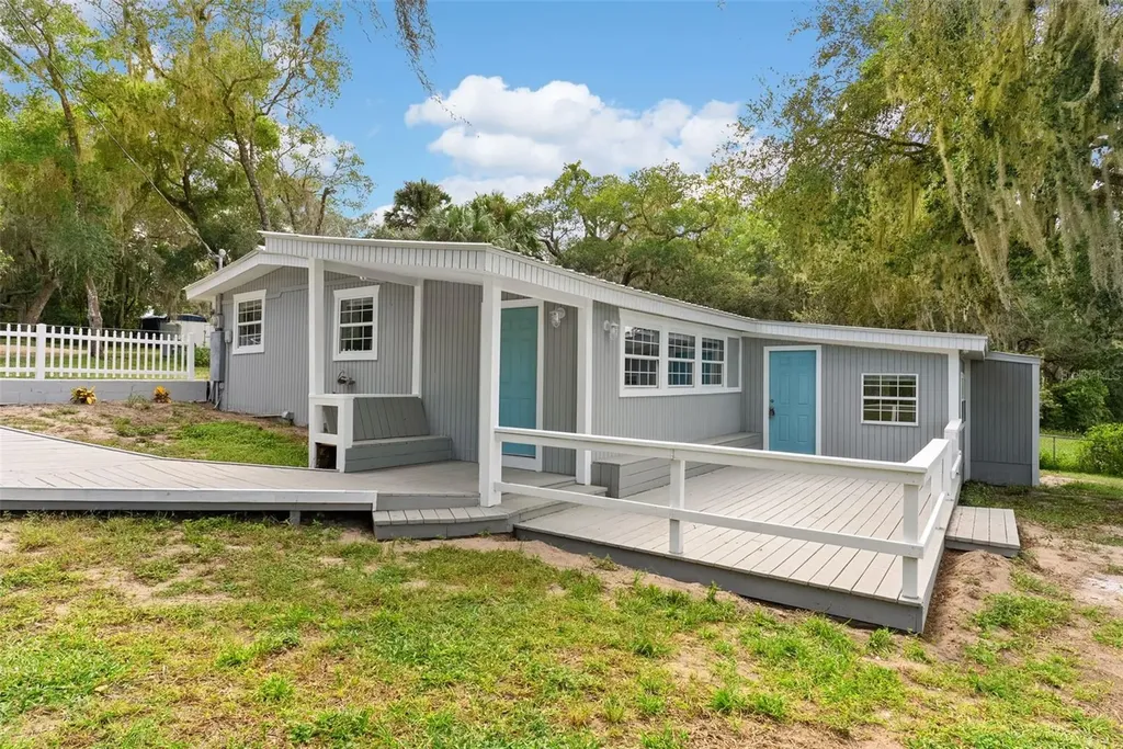 15375 SE 64th Place Ocklawaha FL 32179