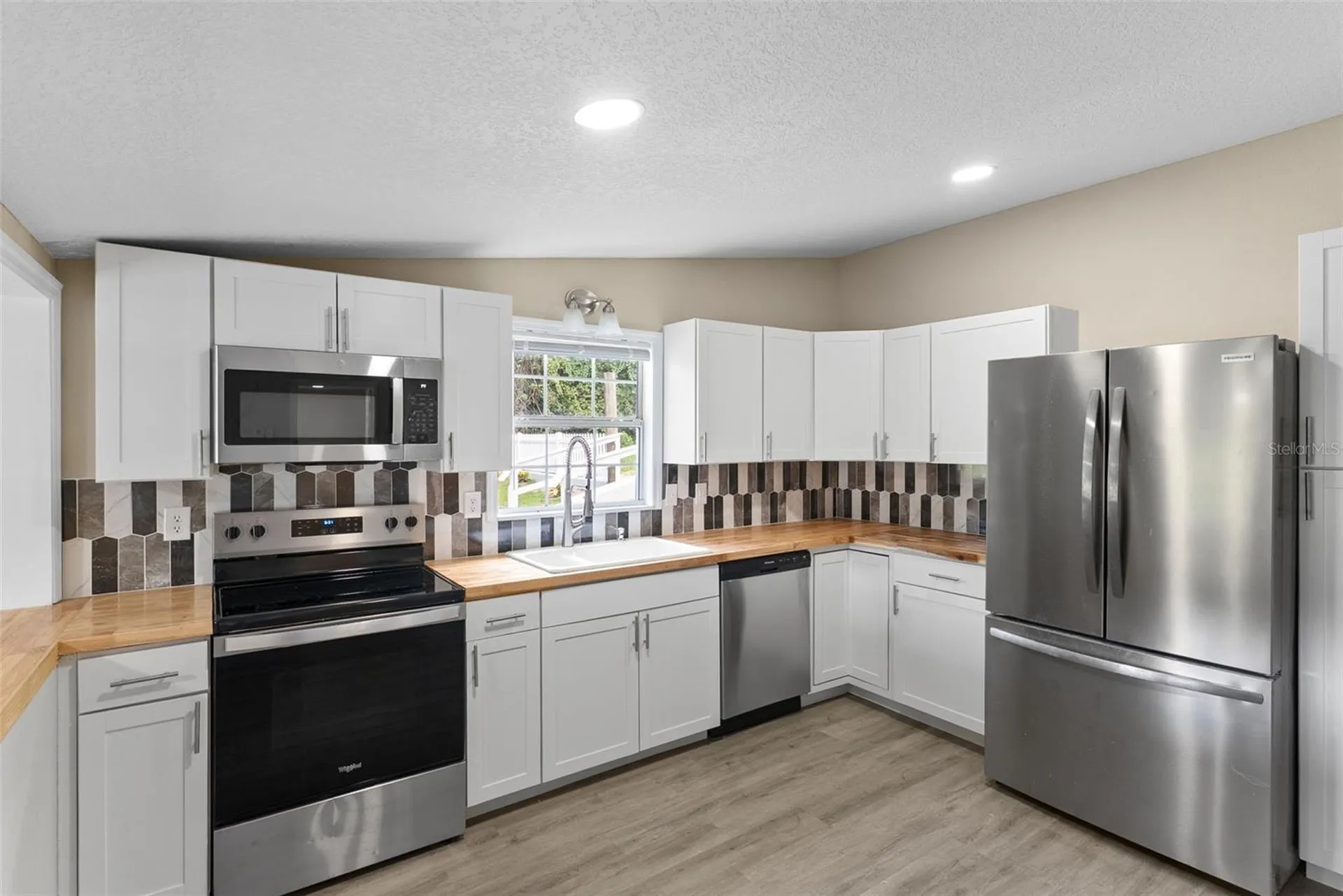 15375 SE 64th Place Ocklawaha FL 32179