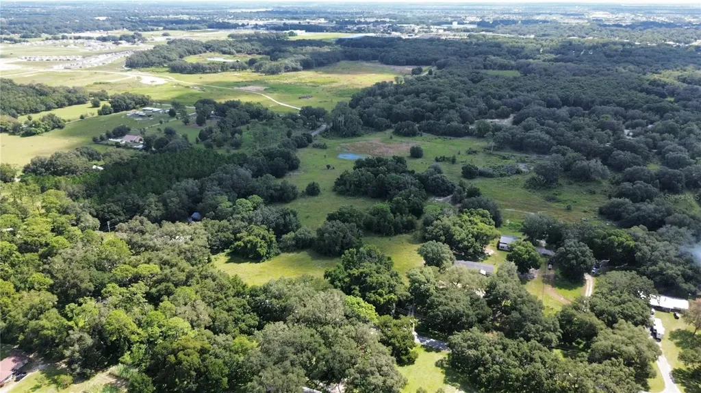 Cr 232 Wildwood FL 34785