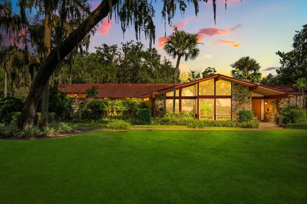 9565 Silver Lake Drive Leesburg FL 34788