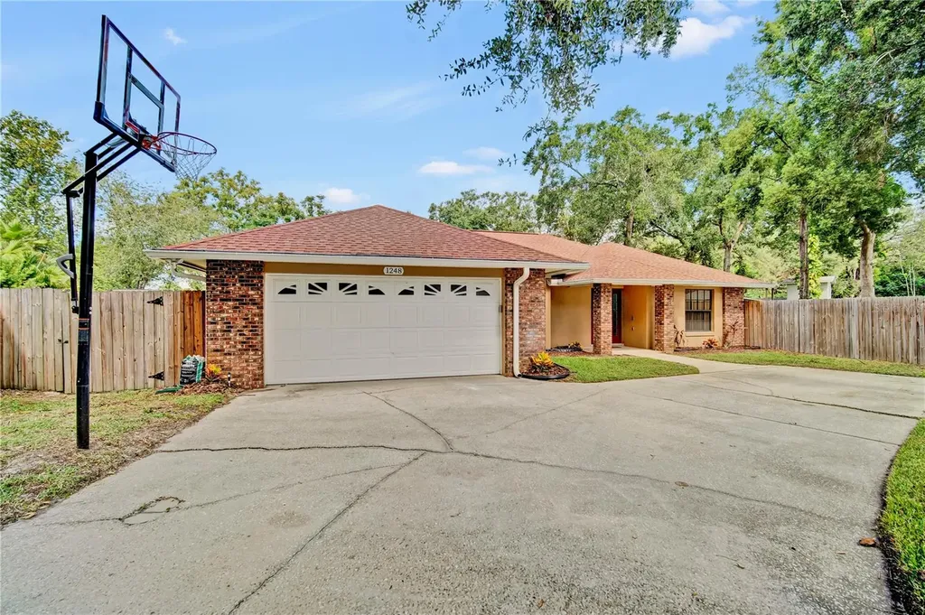 1248 Erik Court Altamonte Springs FL 32714