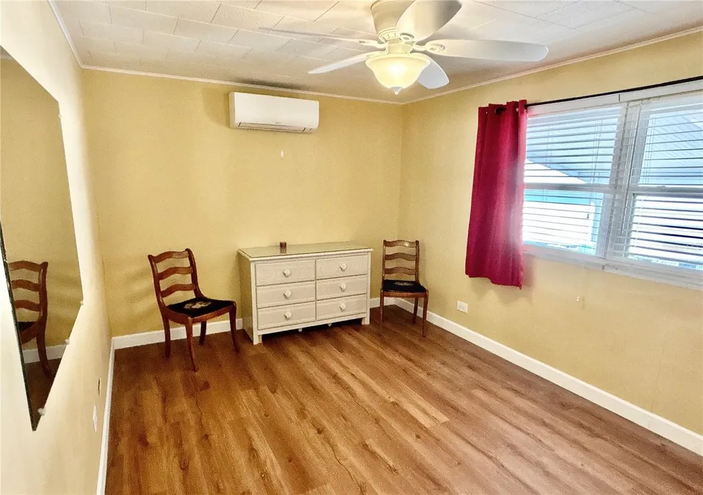 144 Americana Court NE St Petersburg FL 33702