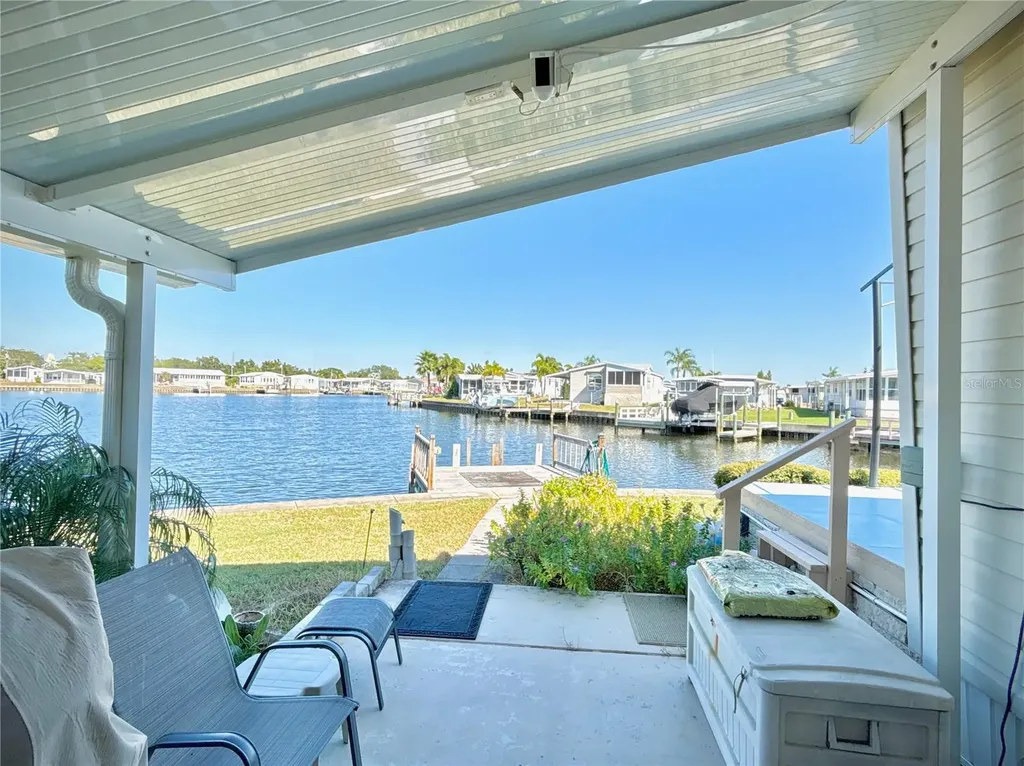 144 Americana Court NE St Petersburg FL 33702