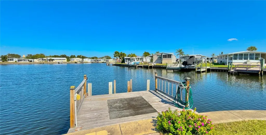 144 Americana Court NE St Petersburg FL 33702