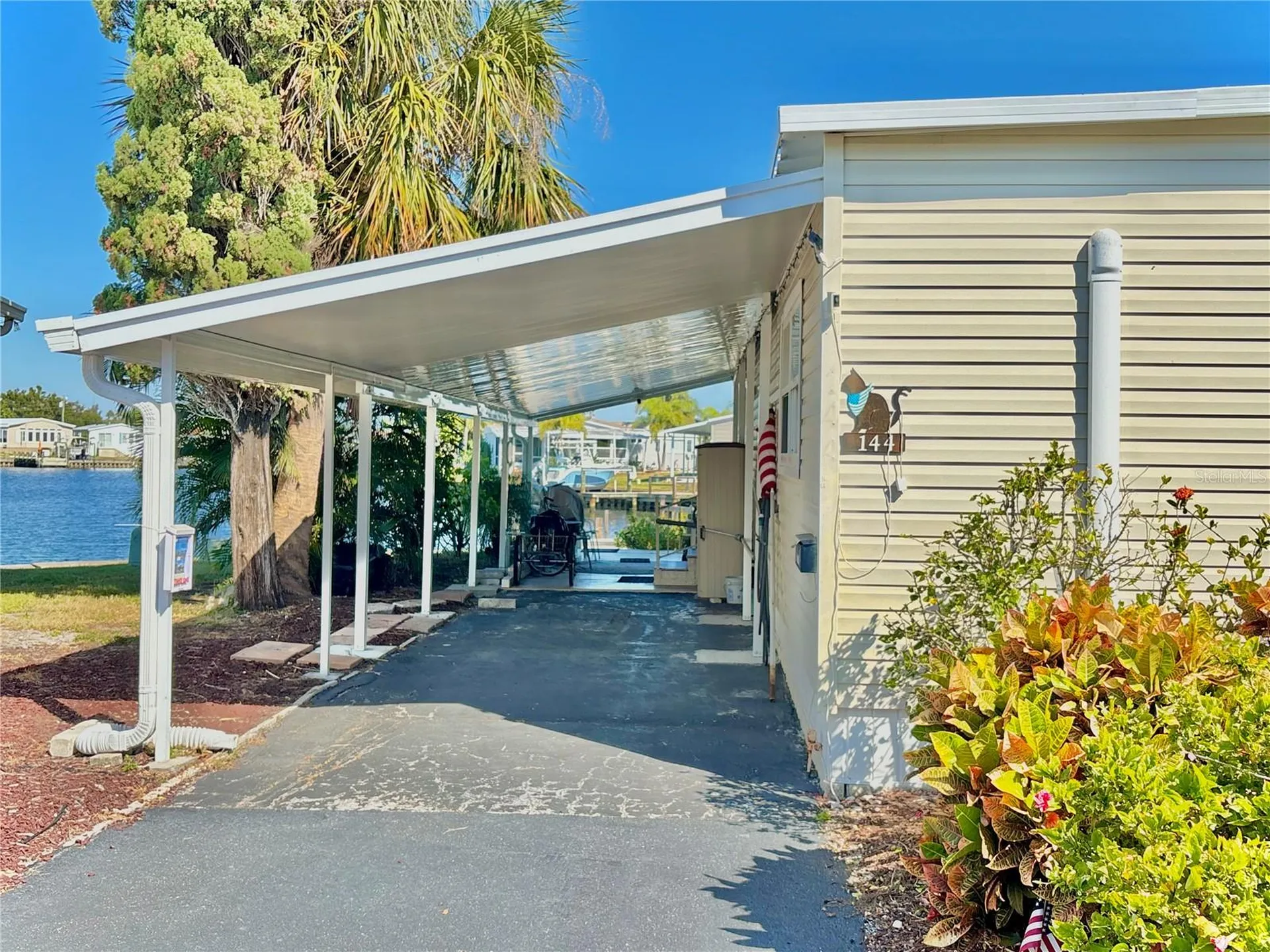 144 Americana Court NE St Petersburg FL 33702