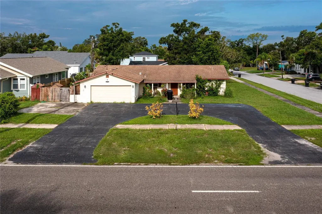 1530 49th Street N St Petersburg FL 33710