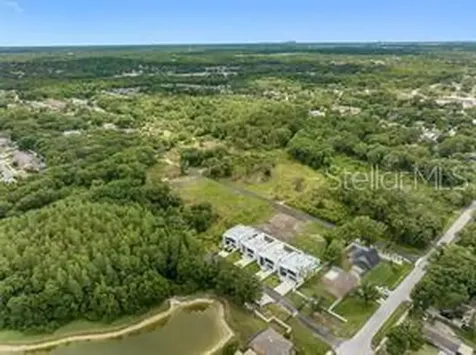 44 Avonwood Tampa FL 33625